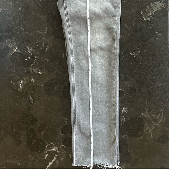 Kut from the Kloth Elizabeth High Rise Grey Straight Leg Jeans - Picture 7 of 7